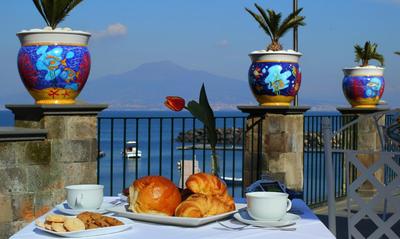 Villa De Luca - Luxury villa with terrace and Jacuzzi by the sea