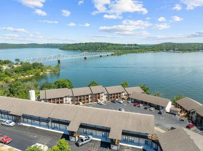 Oasis on Table Rock Lake