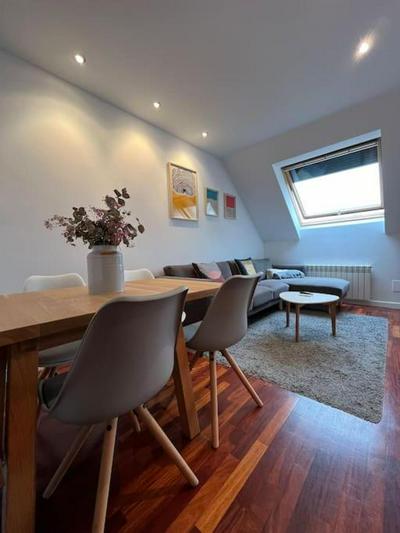 Aura Oviedo,Atico con garaje 604C by R2R Consulting