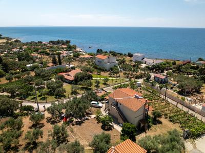 Papi's free parking Villa
