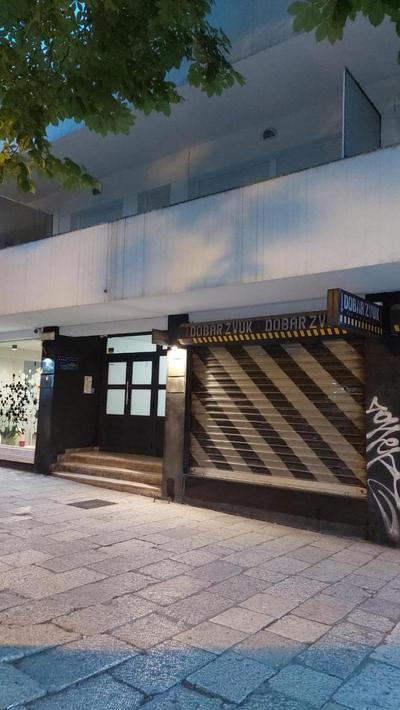 Room with private toilet and terrace in city center in shared apartment