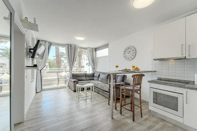 Primavera Tranquil Retreat 2-Bedroom Apartment with Balcony, Garden View & Fiber WiFi