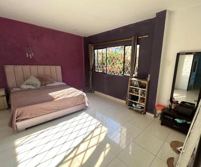 Habitación privada con baño y vestier