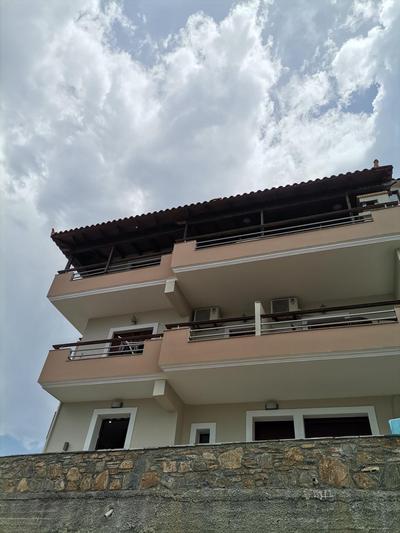 BAZAKOS’ LUXURY SEA FRONT APARTMENT