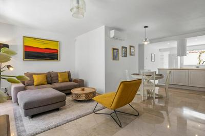 Stunning Central Apartment by Costarentals - MAL05