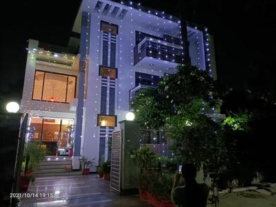 Blue Moon Hotel - Near Fortis Hospital