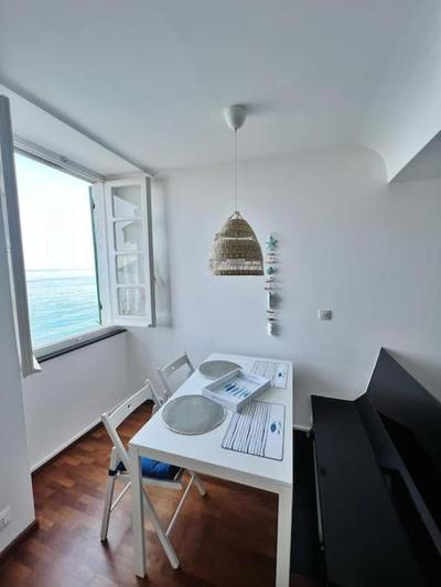 UN TERRAZZINO SUL LUNGOMARE