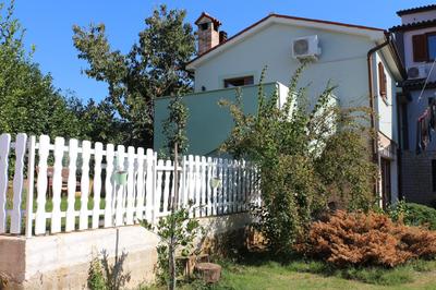 Apartment NALA - detached house, walk to beach