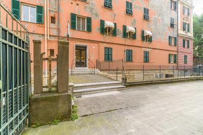 Genova Brignole Modern and Central Apartment