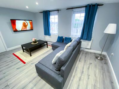 Spacious 2-Bedroom Flat in London - F3