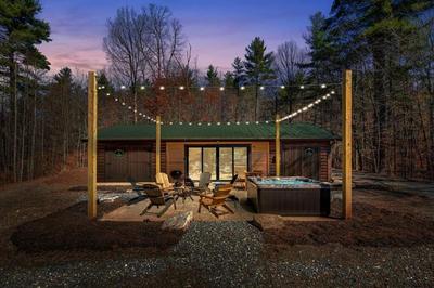 New Spacious Modern 1-Story Cabin!