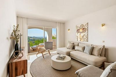Beautiful Apartment with amazing sea and mountain views in LA QUINTA MARBELLA
