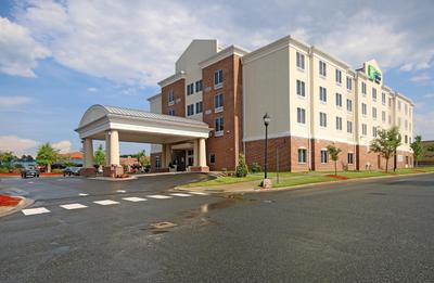 Holiday Inn Express & Suites Charlotte North by IHG