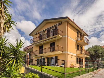 Garden & Sea View - Free Beach Access and Garage - WiFi