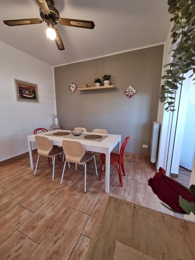 CITY HOUSE & FREE PARKING by Perry-Holiday moderno, panoramico e comodo fino a 6 ospiti