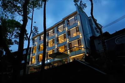 Qifeng Mountain Hidden Light Luxury Courtyard Hotel - Fenghuang Ancient City Nanhuamen