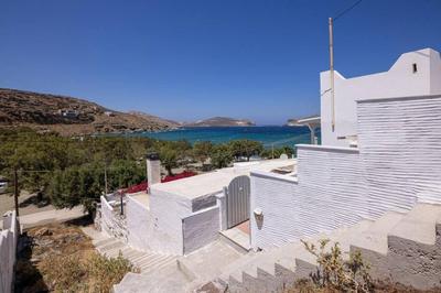 Αnemelo beach house in Panormos