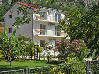 Villa BOJANA AS Aparments Risan