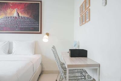 Minimalist Studio Room with City View at West Vista Apartment By Travelio — Jakarta photo 3