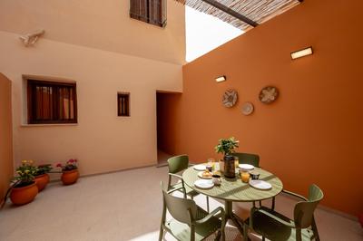 ARCH HOME, luxury property with private parking