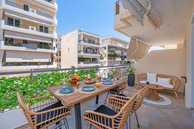 Luxurious Coastal Retreat in Central Glyfada