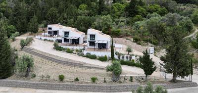 Vasiliki Houses