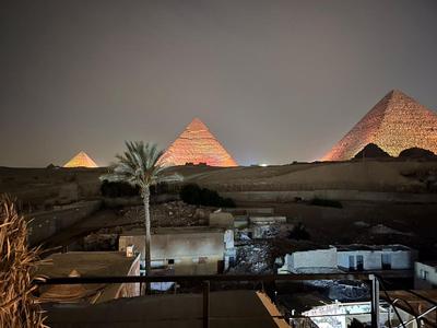 Commanda pyramids view