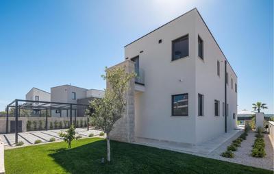 Beautiful Home In Tar