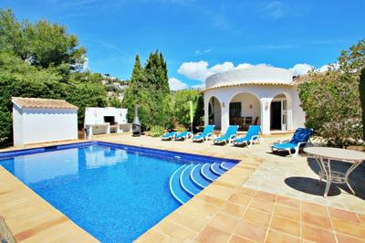 Mimosa - pretty holiday property with private pool in Moraira