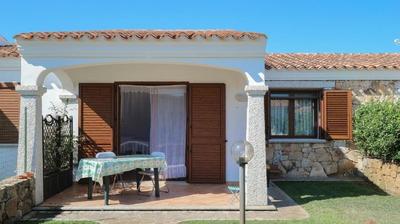 Ferienwohnung in Budoni mit Kleinem Garten und Neben dem Strand