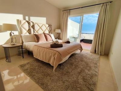 Frontline Golf Penthouse Alcazaba Lagoon - EHHouse