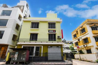 Hotel O Shivam Regency Near Acropolis Mall