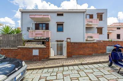 Carloforte Cozy Apartment with Balcony