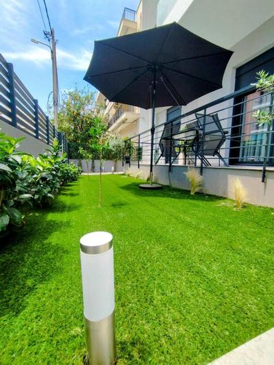 Floral Home 1 - ground floor apt, private parking!