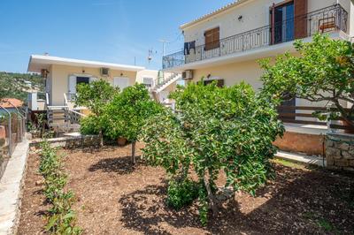 Captain Spiros Casa Nuova 2,3