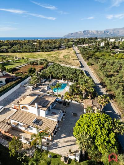 Amazing Villa with pool & Jacuzzi