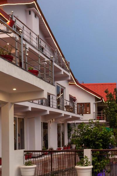 Alaya Stays Amara Aether Spacious Room with Scenic Views in Nainital