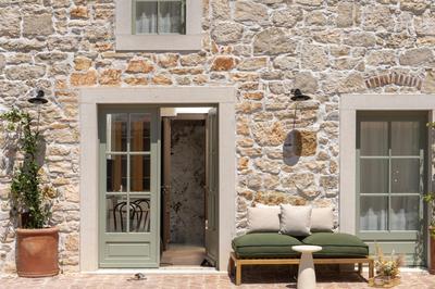 Silent Stone Apartment