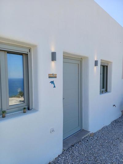 'Nektarios' Cycladic house with sunrise and sea view!!