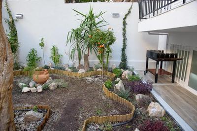 AnnaG apart and Zitahouse