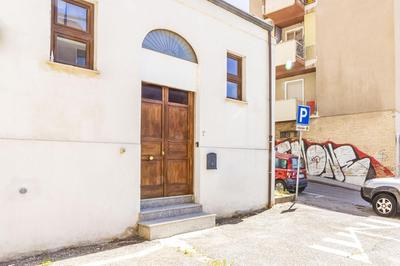 Santa Chiara Apartment - Self Check-in H24 - Wi-Fi veloce - Vicino al centro