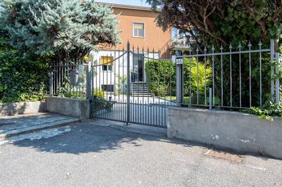 Tridentina Apartments - Brescia City - by HOST4U