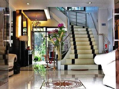 Peridot Suites