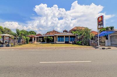 SPOT ON 92028 Hotel Surya Near Pelabuhan Gilimanuk