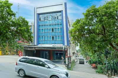 OYO 90390 Hotel Rd Premium