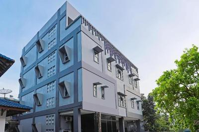 OYO 92585 Smiley 999