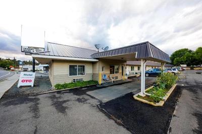 OYO Riverside Inn John Day OR