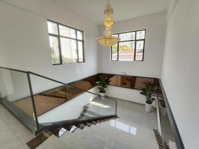 Shell Shanghai Baoshan District Songbin Road Subway Station Hotel