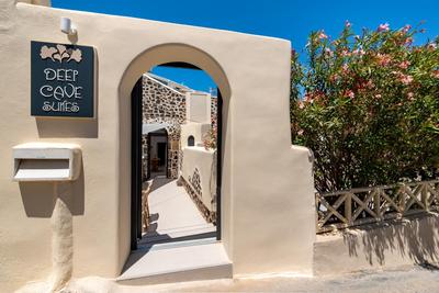 Deep Cave Suites Kontochori