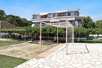 Iguana studio 16